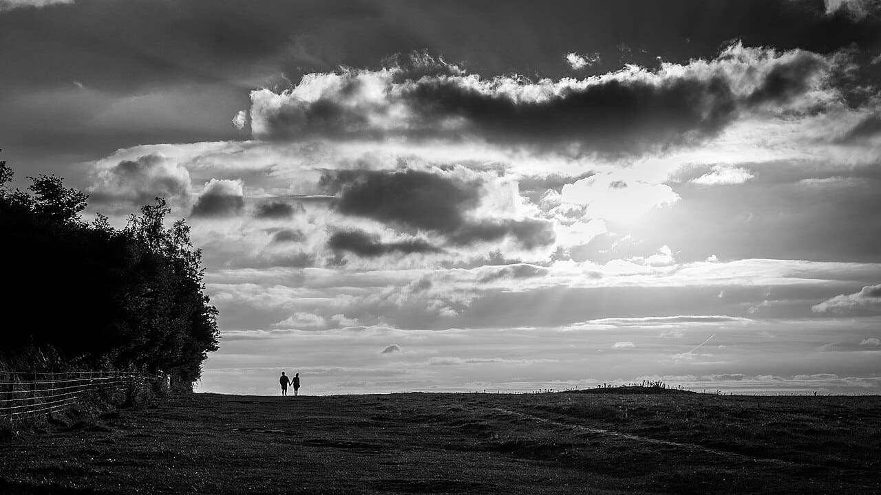 A Couple In Love Amesbury England Black And White… wallpaper in near-black and charcoal tones, Full HD, 16:9 format for phone