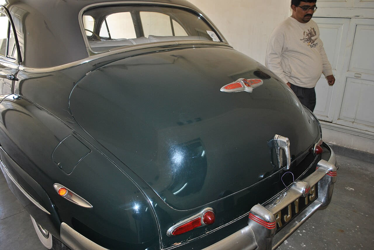 Buick Super 8 in Vintage & Classic Car Collection… wallpaper in charcoal and olive tones, Full HD, 4:3 format for desktop