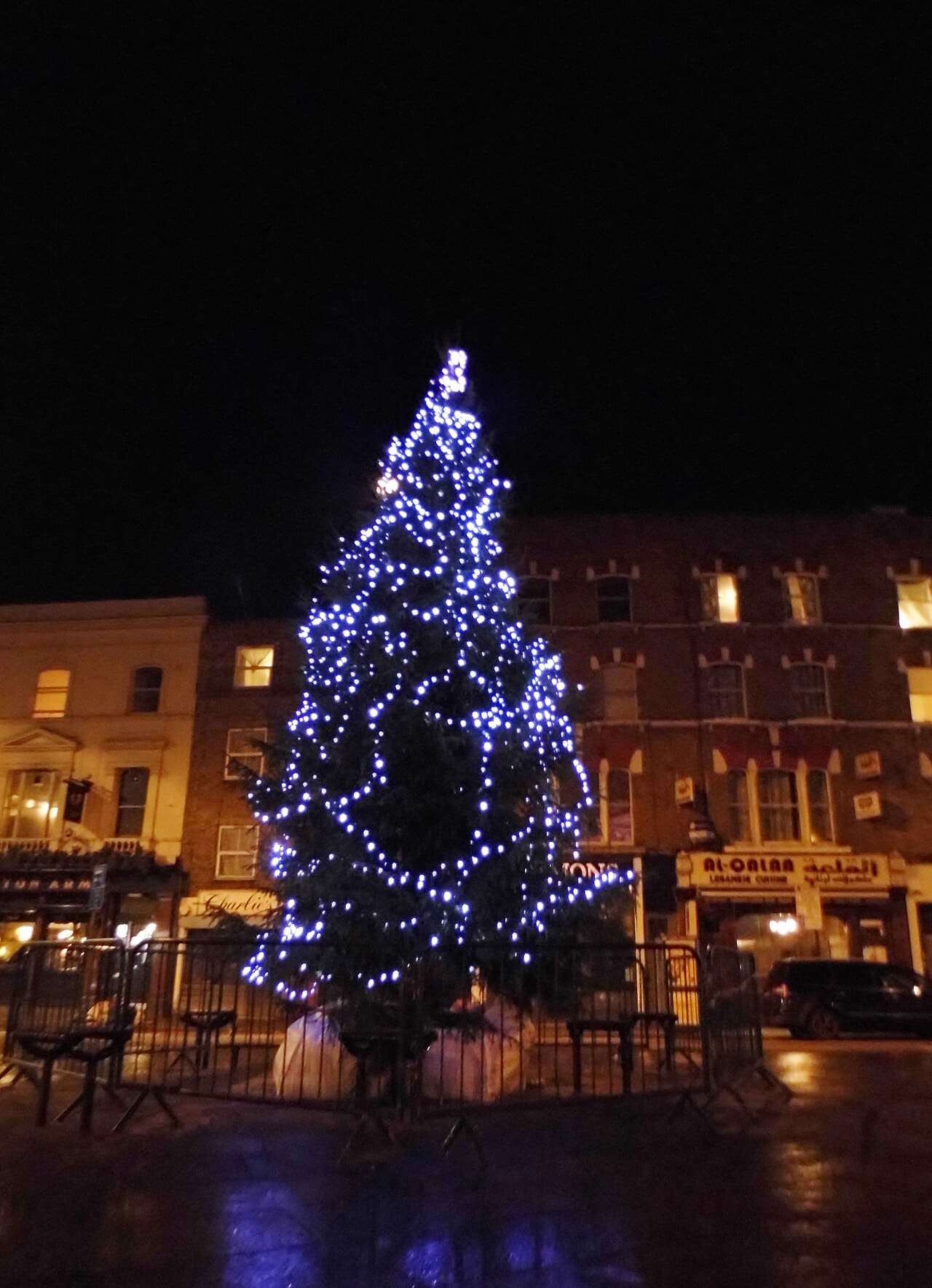 Christmas tree on Camden High Street - 3773120 wallpaper in near-black and near-black tones, Full HD, 3:4 format for phone