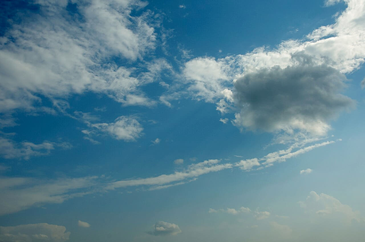 Fondo de pantalla Clouds and blue sky in Russia. IMG 029 en tonos steel blue y sage green, Full HD, formato 4:3 para móvil