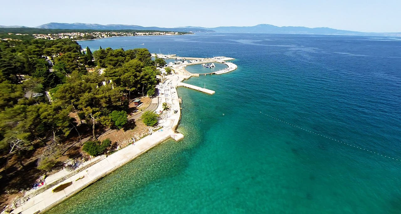 Coastline in Malinska, Krk, Croatia-7 wallpaper in teal and pale sky tones, Full HD, 16:9 format for phone