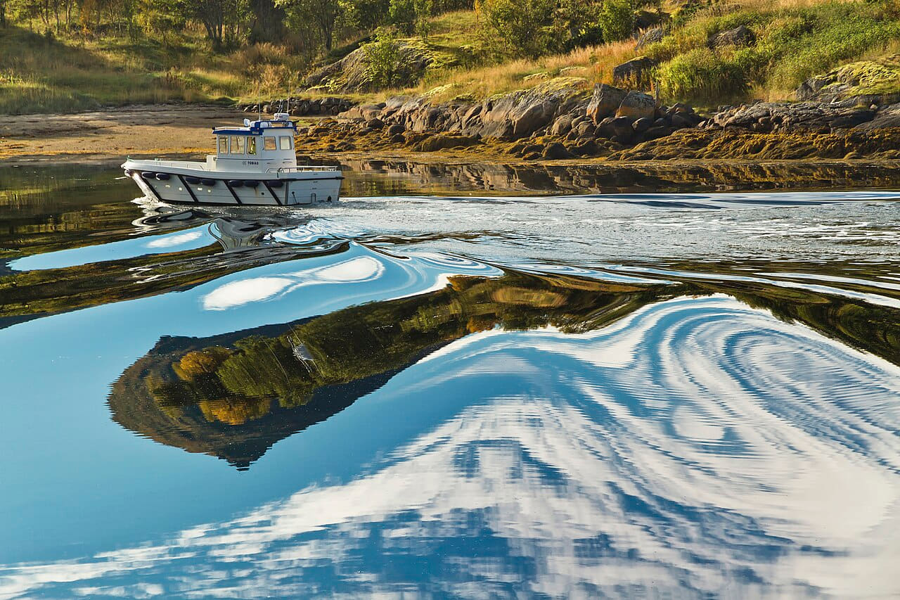 Distorting water reflections at Digermulen port,… wallpaper in charcoal and sand tones, Full HD, 4:3 format for phone