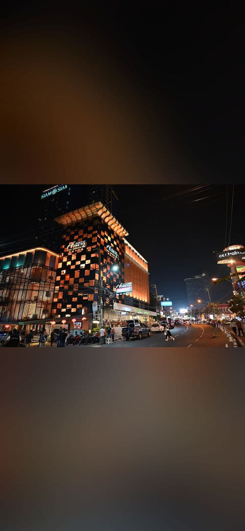 A bustling city street at night with brightly lit… wallpaper in near-black and near-black tones, Full HD, 4:3 format for desktop