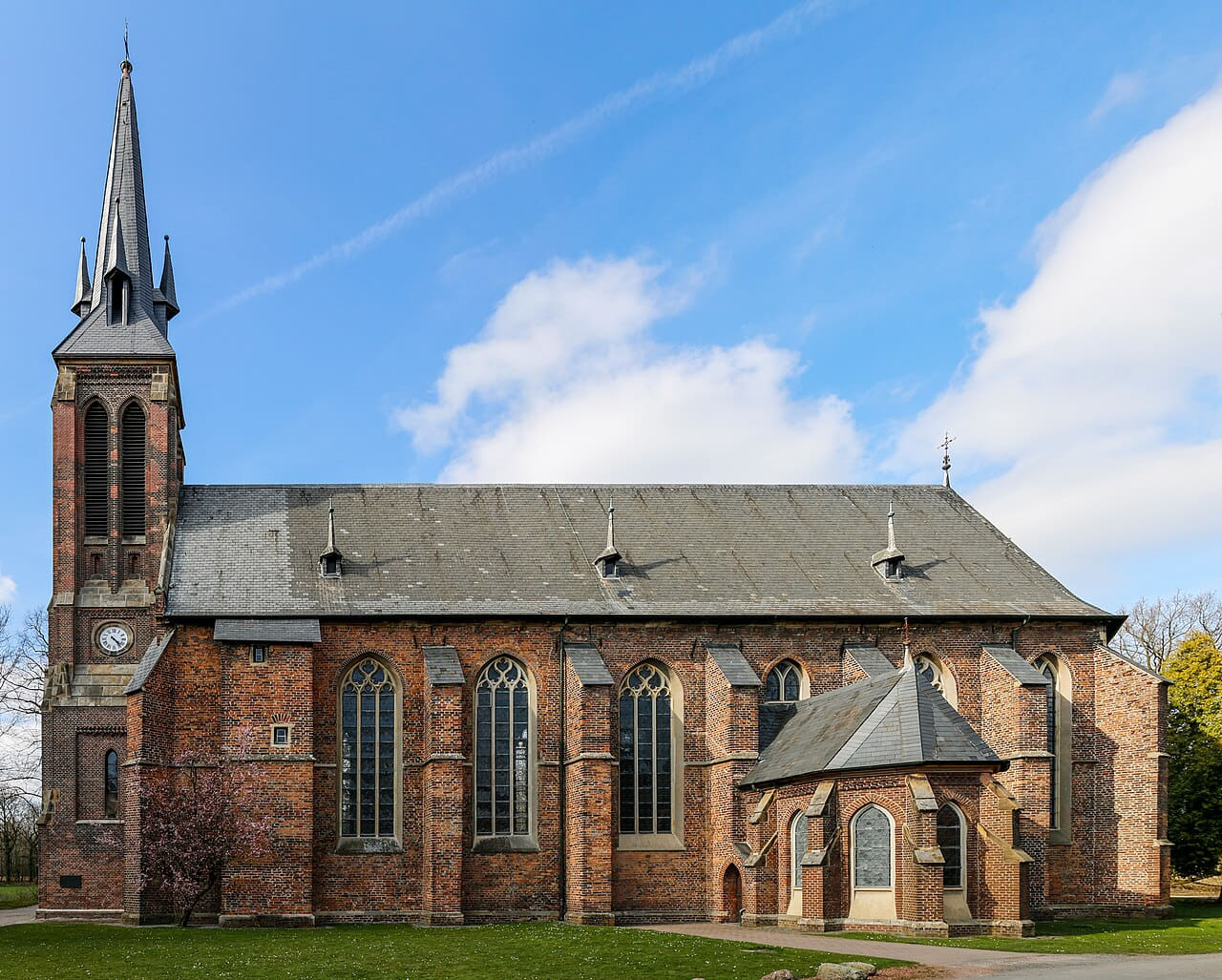 Dülmen, Kirchspiel, St.-Jakobus-Kirche -- 2015 -- 2 wallpaper in sky blue and sky blue tones, Full HD, 4:3 format for phone
