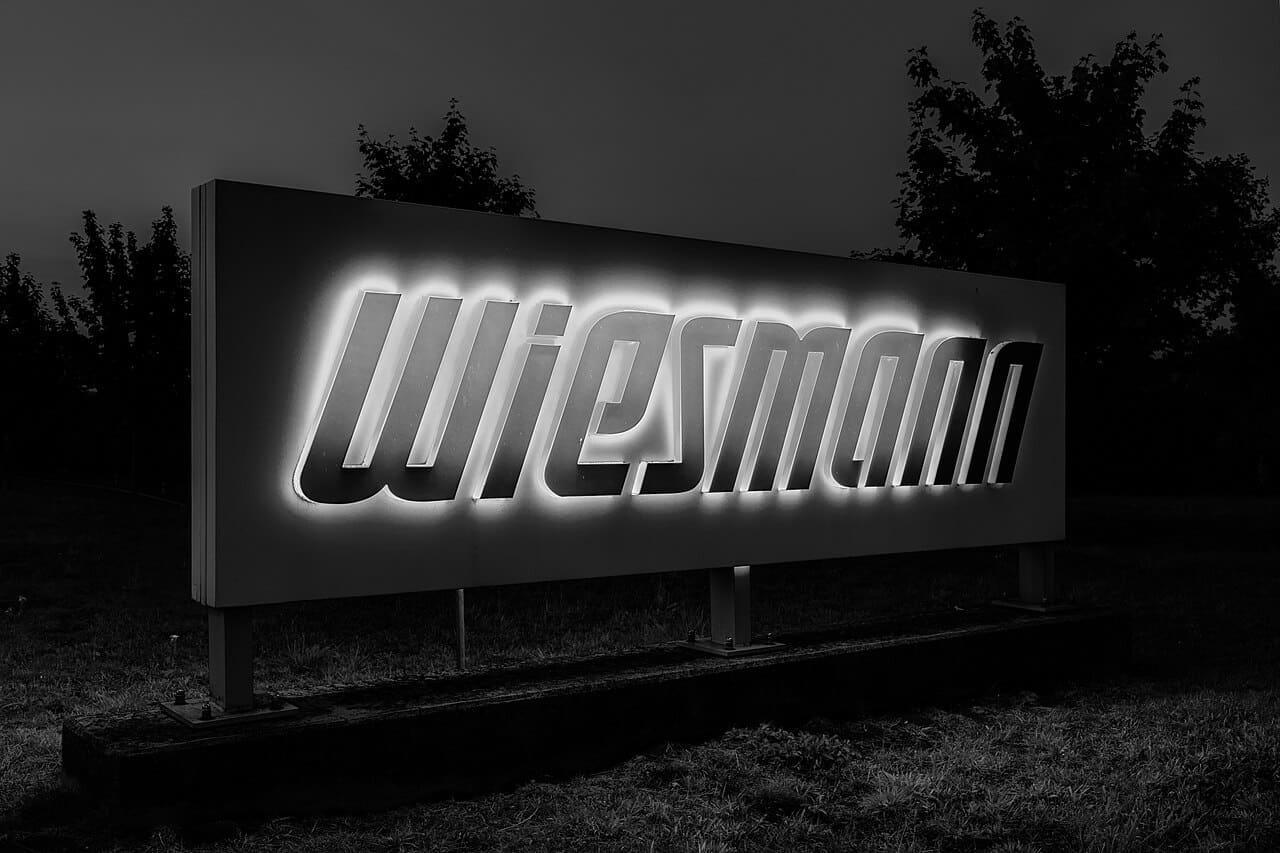 Dülmen, Wiesmann Sports Cars, Firmenschild -- 2 wallpaper in near-black and near-black tones, Full HD, 4:3 format for desktop