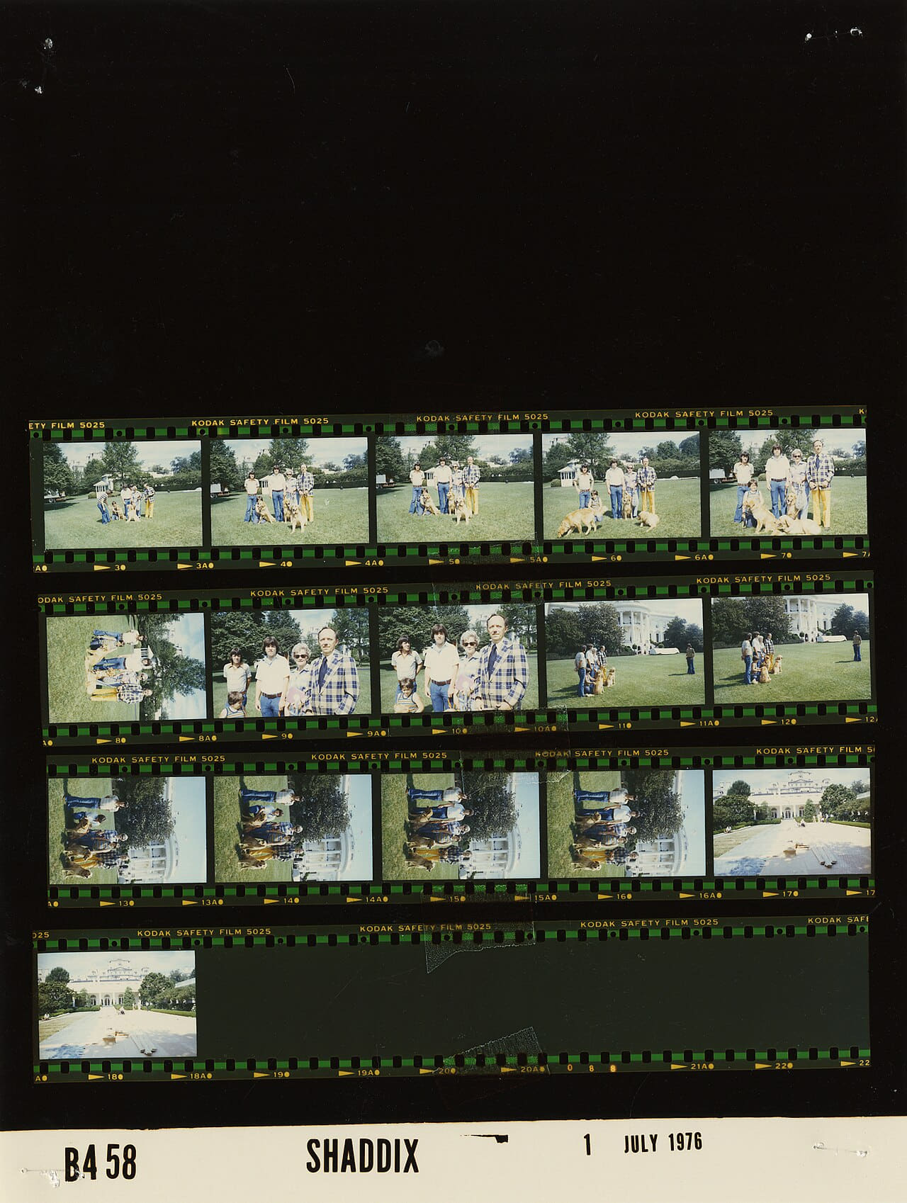 Fondo de pantalla Ford B0458 NLGRF photo contact sheet en tonos near-black y charcoal, Full HD, formato 3:4 para móvil