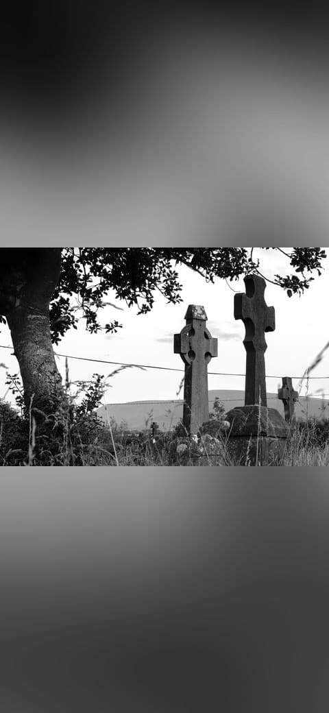Freemount Graveyard late evening wallpaper in cream and charcoal tones, Full HD, 4:3 format for phone