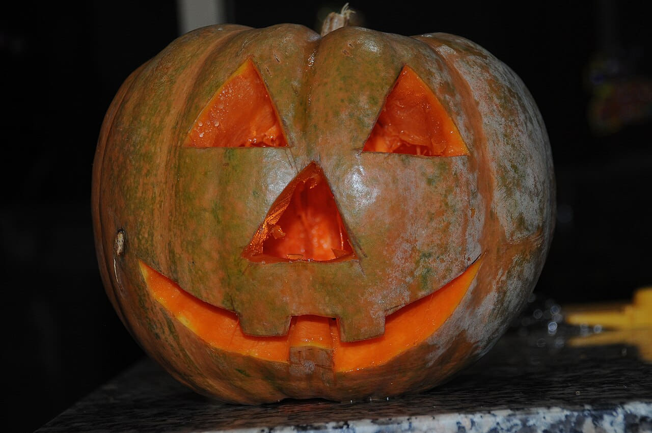 Jack-o'-lantern in Portugal 01 wallpaper in near-black and near-black tones, Full HD, 4:3 format for phone