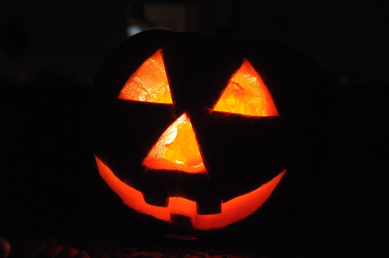 Jack-o'-lantern in Portugal 02 wallpaper in near-black and near-black tones, Full HD, 4:3 format for phone