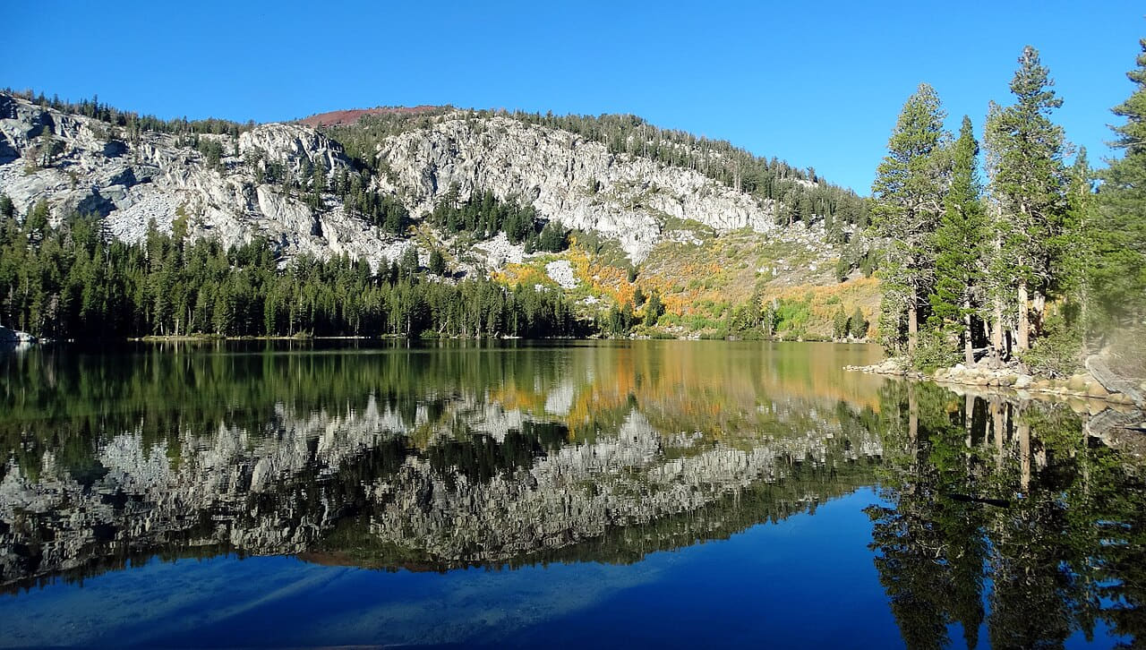 Lake George Mirror, Mammoth Lakes, CA 2016 wallpaper in near-black and turquoise tones, Full HD, 16:9 format for desktop
