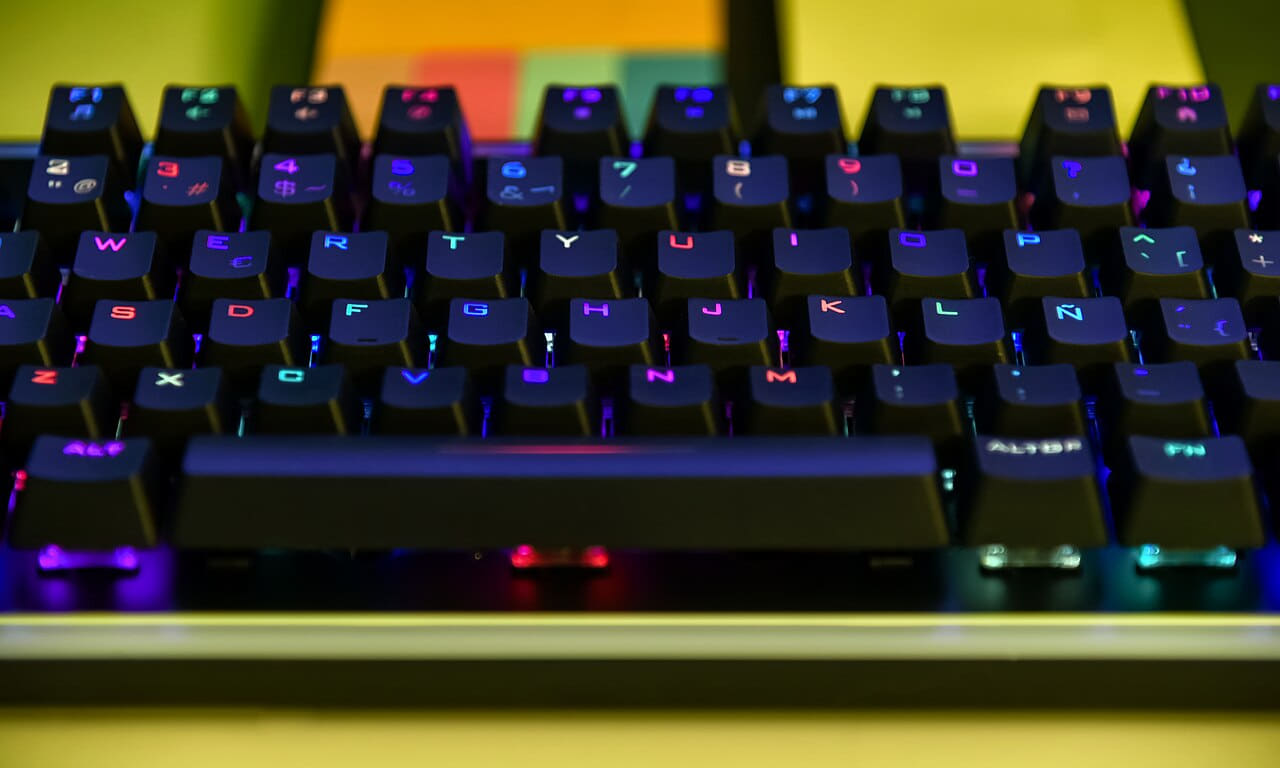Mars Gaming MK6 gaming keyboard 2 wallpaper in near-black and near-black tones, Full HD, 16:9 format for phone