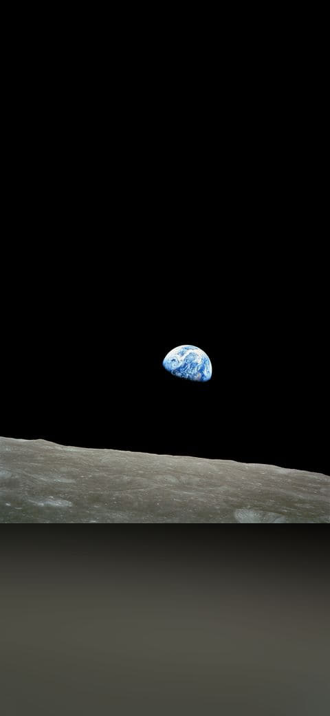 Fondo de pantalla NASA-Apollo8-Dec24-Earthrise en tonos near-black y olive, Full HD, formato 1:1 para móvil