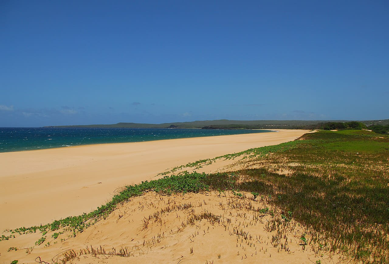 Papohaku Beach on western Molokai Hawaii Photo by… wallpaper in steel blue and steel blue tones, Full HD, 4:3 format for phone