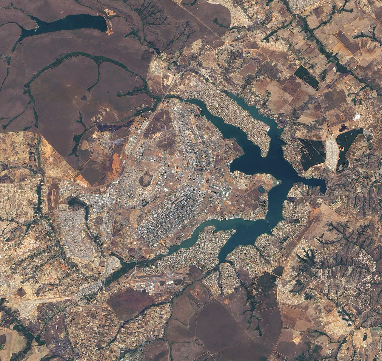 Fondo de pantalla Partial view of the Federal District, Brazil 2001 en tonos olive y slate, Full HD, formato 1:1 para móvil