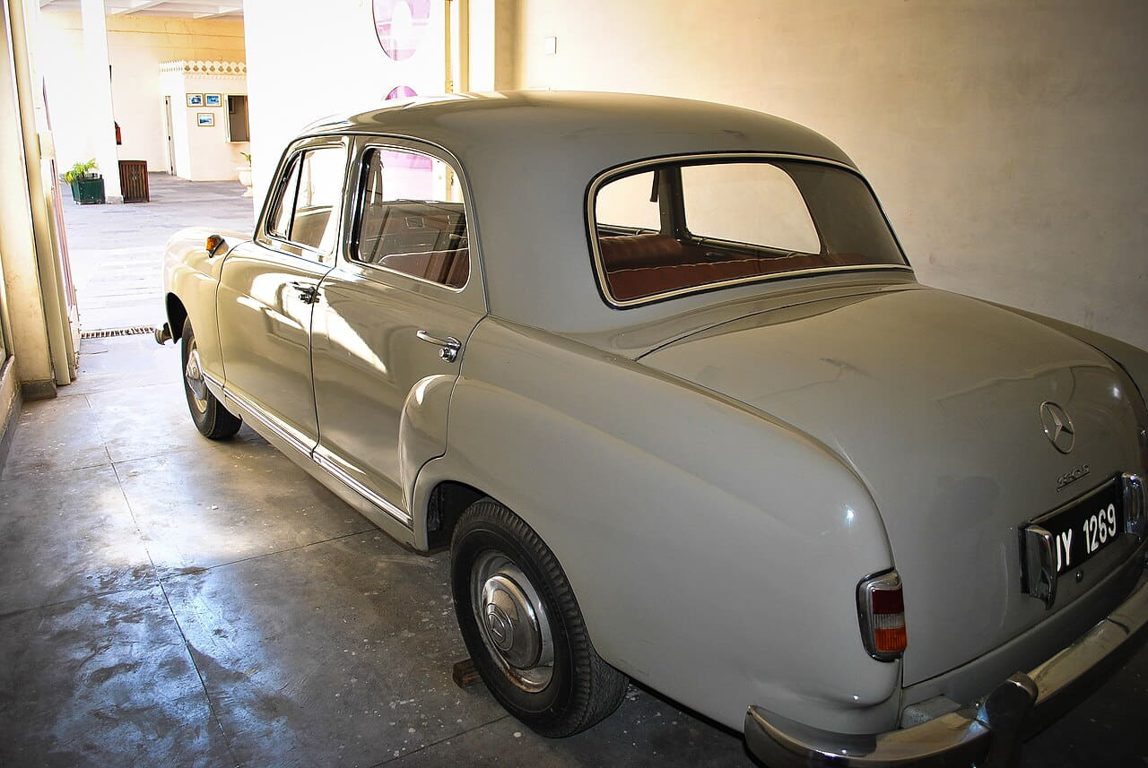 Rear View of a Mercedes Benz in Vintage & Classic… wallpaper in slate and olive tones, Full HD, 4:3 format for desktop