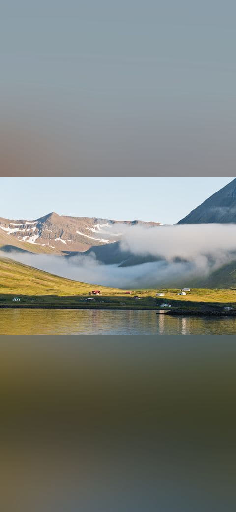 Skútuá valley seen from Siglufjörður wallpaper in pale sky and sand tones, Full HD, 4:3 format for desktop