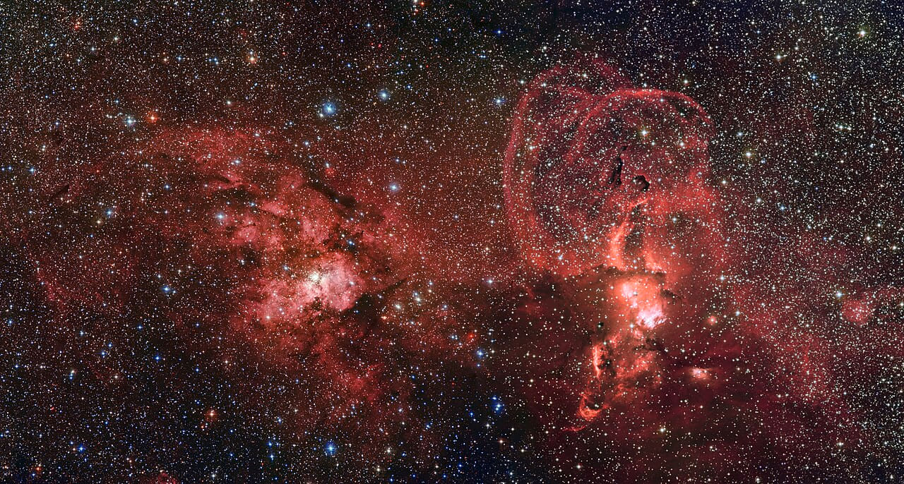 Fondo de pantalla Star formation in the southern Milky Way en tonos carbón y casi negro, Full HD, formato 16:9 para PC