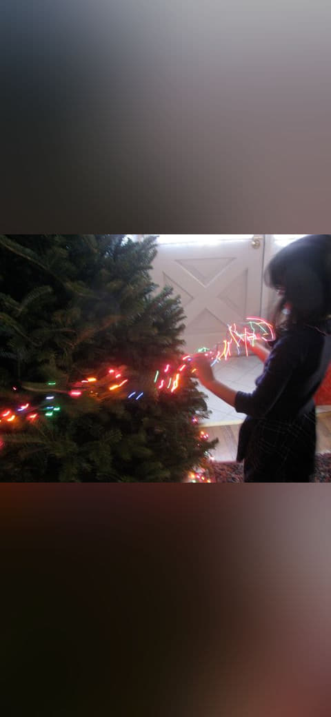 Stringing lights on Christmas tree wallpaper in near-black and near-black tones, Full HD, 4:3 format for phone