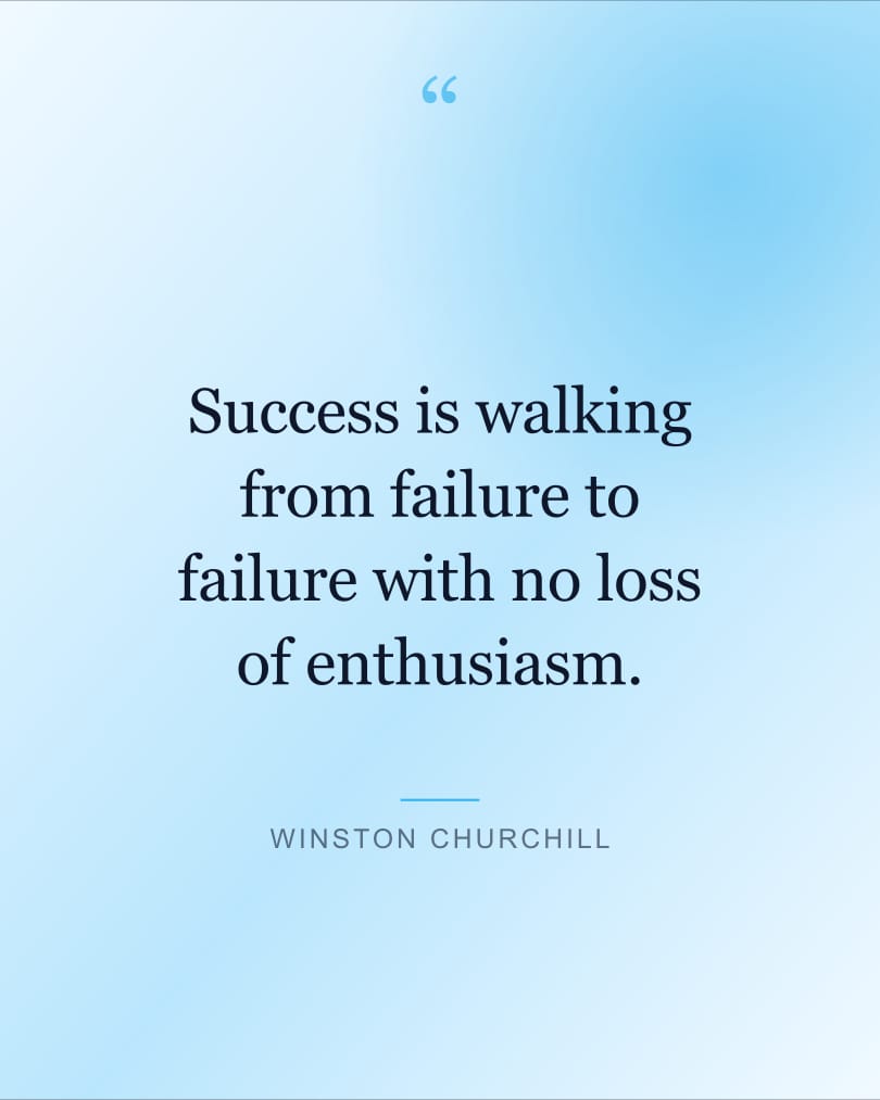 Fondo de pantalla con la frase "Success is walking from failure to failure with no…" sobre fondo pale sky y pale sky, HD, formato 4:5