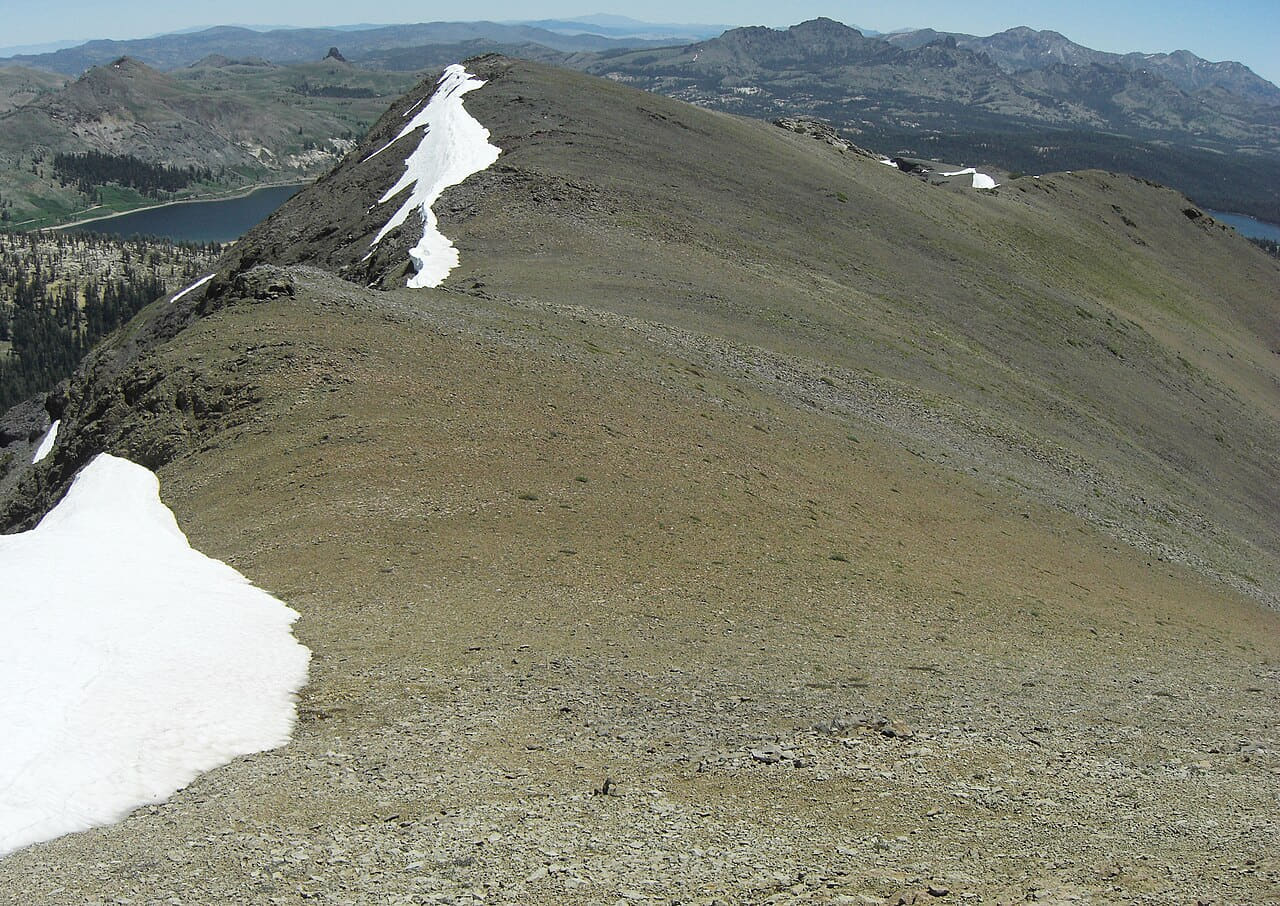 Fondo de pantalla Summit of Deadwood Peak en tonos olive y olive, Full HD, formato 4:3 para PC