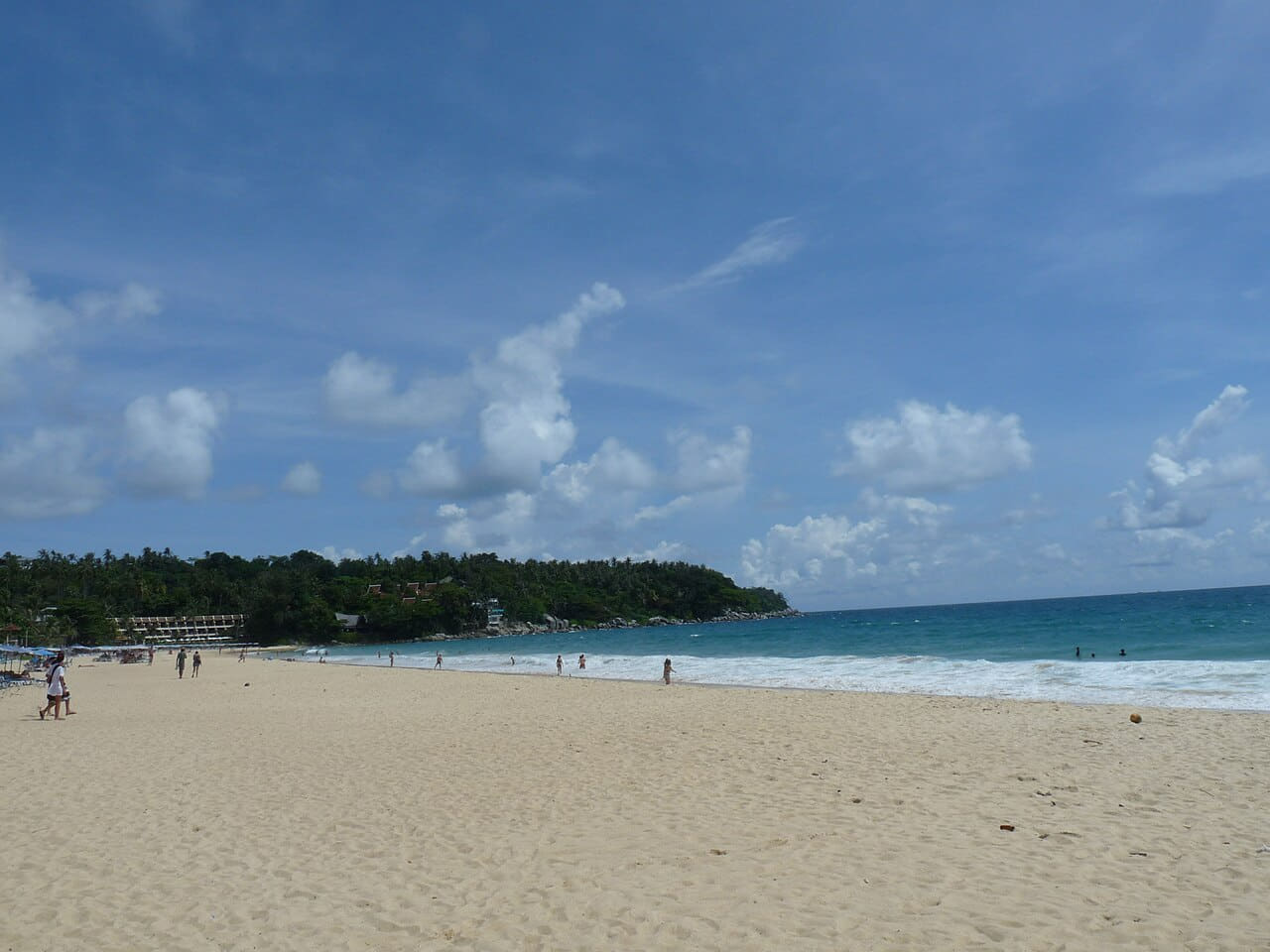 Fondo de pantalla Thailand, Phuket - Karon Beach en tonos slate y sage green, Full HD, formato 4:3 para móvil