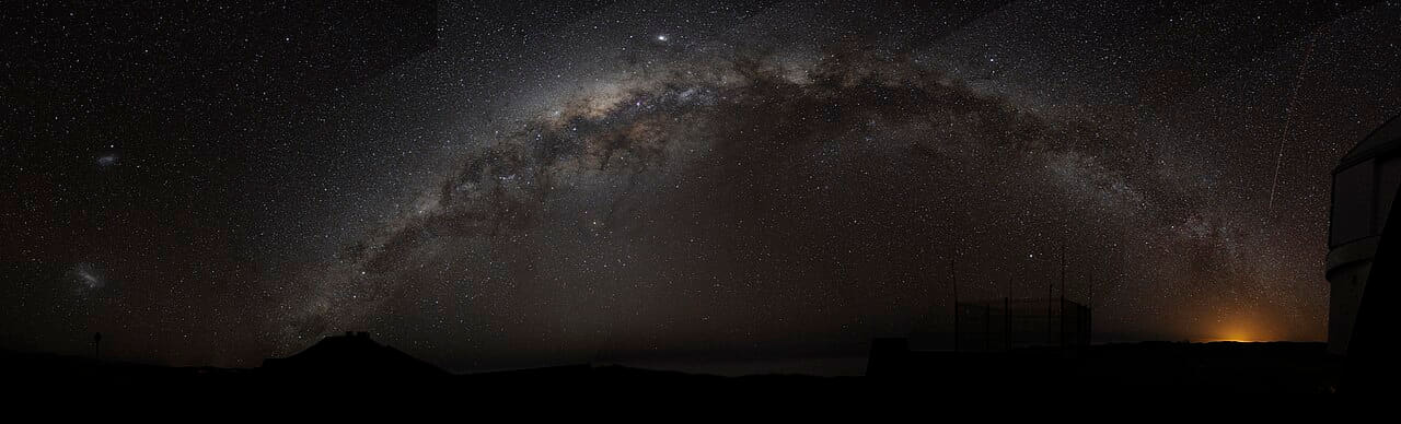 Fondo de pantalla The Milky Way galaxy en tonos near-black y near-black, Full HD, formato 21:9 para móvil