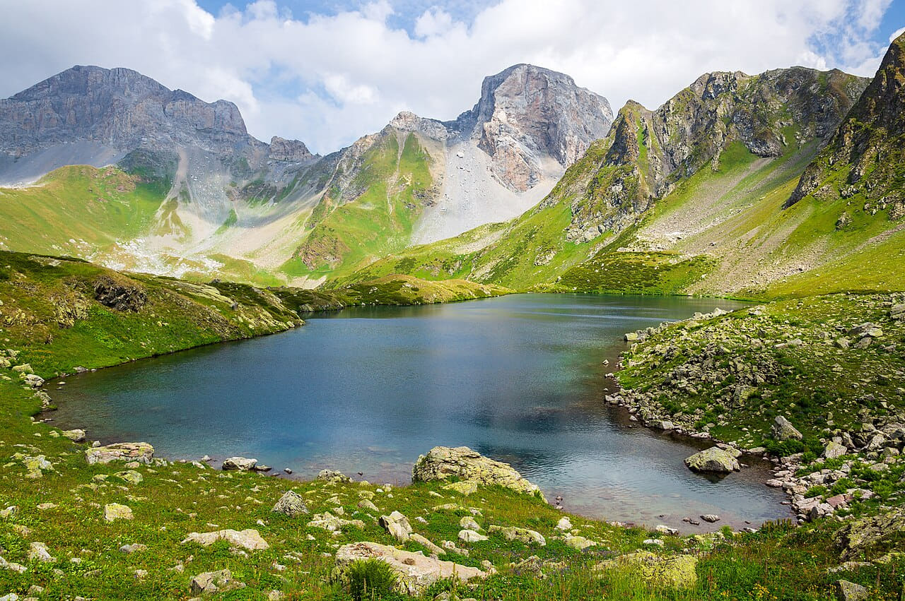 Zagedan Lakes, Mountain cirque, Caucasus Mountains wallpaper in olive and olive tones, Full HD, 4:3 format for desktop