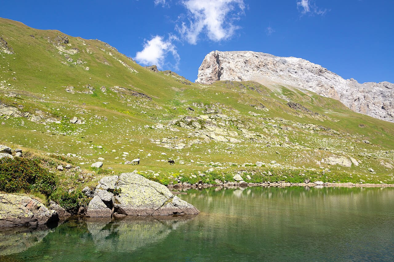 Zagedan Rock, Atsgara Valley, Karachay-Cherkessia,… wallpaper in sage green and sage green tones, Full HD, 4:3 format for desktop